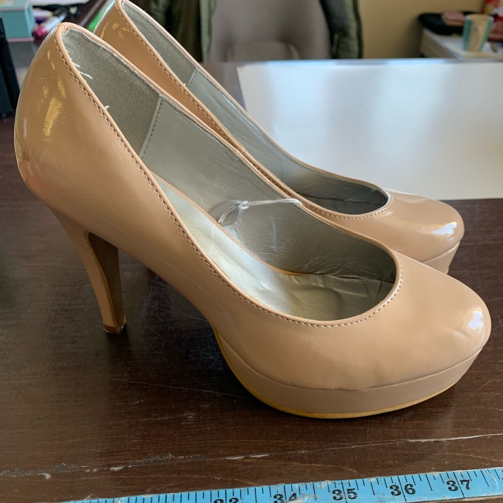 Beige Size 8 Heels